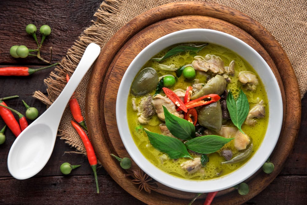 Gaeng keow wan — Thai green curry with chicken and Thai basil